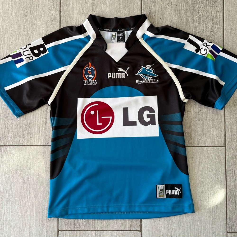 NRL (National Rugby League) Cronulla-Sutherland Sharks Jersey (2001-2006)